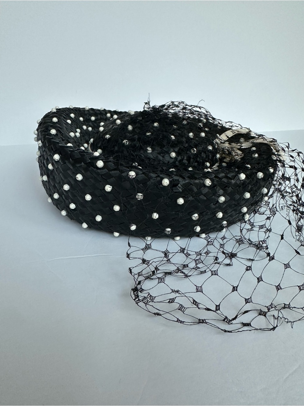 Vintage 1950s Black Pearl Pillbox Hat Birdcage Veil Jackie Kennedy Style - Picture 6 of 6